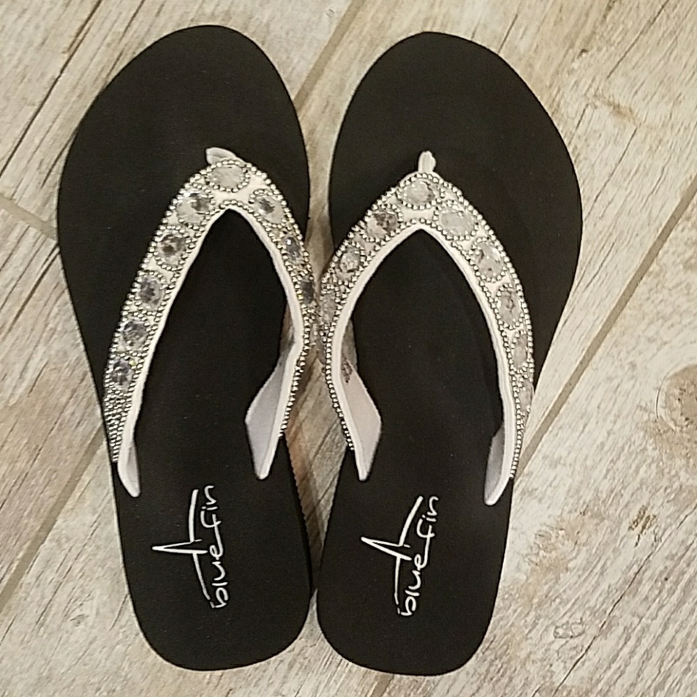 NWT Blue Fin jeweled flip flop sandals